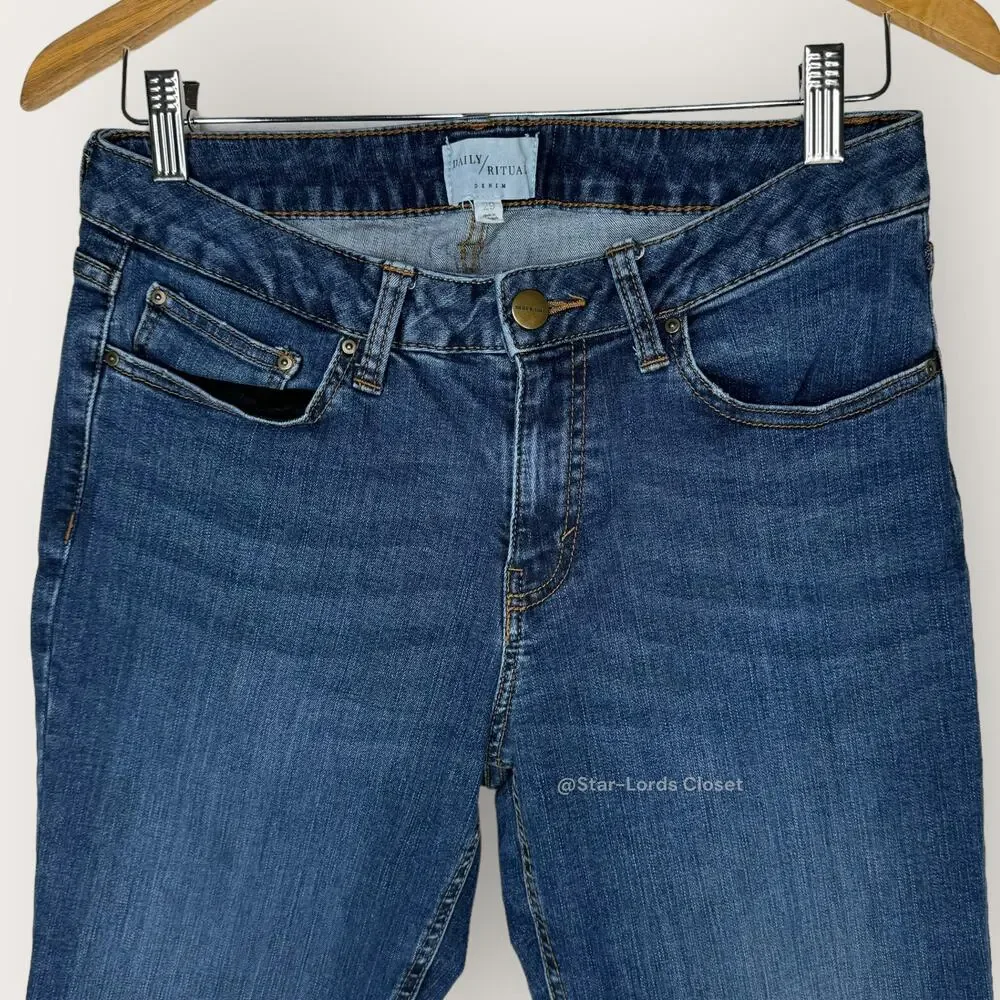 Daily Ritual Girlfriend Jeans Size 29 Medium Wash Mid Rise Slim Fit